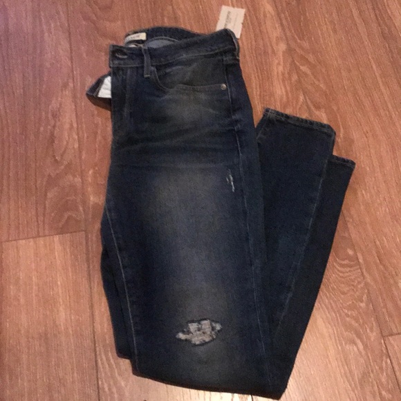 LEVI’S Skinny Dark Wash Jeans - Picture 1 of 4